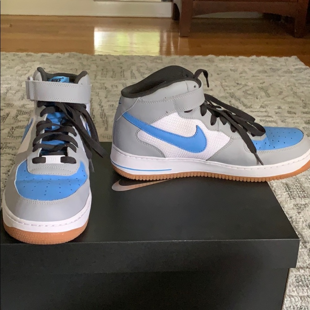 UNC inspired NIKE Air Force 1’s